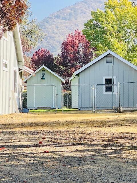 40738 Crystal Dr, Three Rivers, CA 93271 photo 4