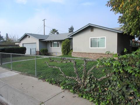 2042 E Ash Ave, Tulare, CA 93274 photo 4
