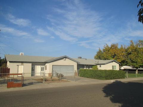 2042 E Ash Ave, Tulare, CA 93274 photo 2
