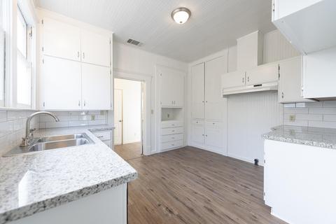 119 E 11th St, Hanford, CA 93230 photo 15