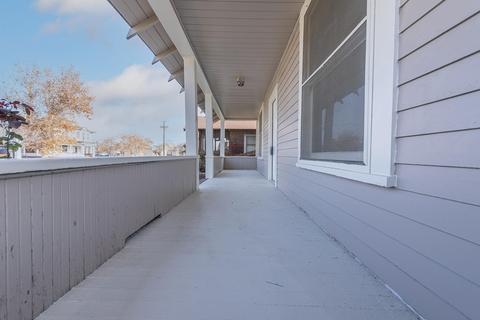 119 E 11th St, Hanford, CA 93230 photo 4