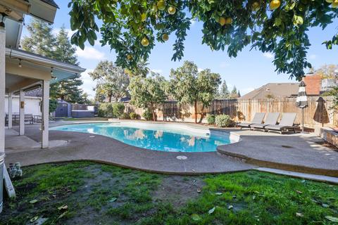 242 E Chestnut Ct, Visalia, CA 93277 photo 56