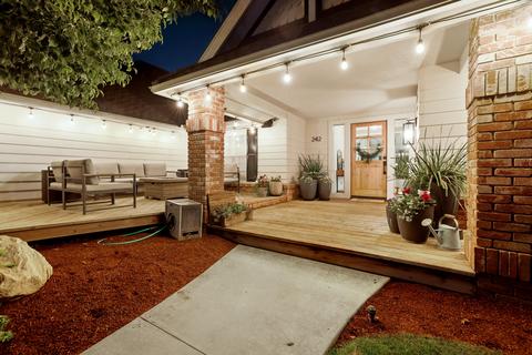 242 E Chestnut Ct, Visalia, CA 93277 photo 2