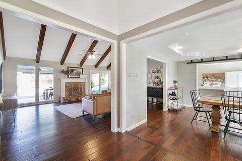 242 E Chestnut Ct, Visalia, CA 93277 photo 7