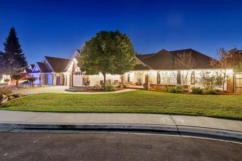 242 E Chestnut Ct, Visalia, CA 93277 photo 39