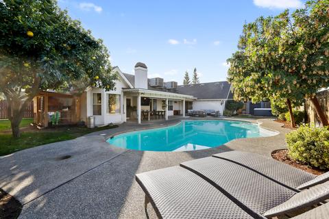 242 E Chestnut Ct, Visalia, CA 93277 photo 57