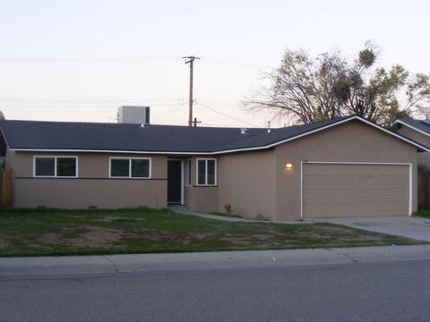 634 E Myrtle Ave, Visalia, CA 93292 photo 1