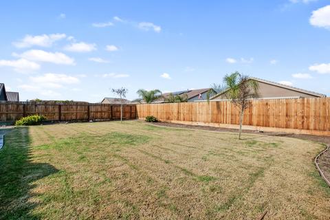 636 Strada St, Lemoore, CA 93245 photo 32
