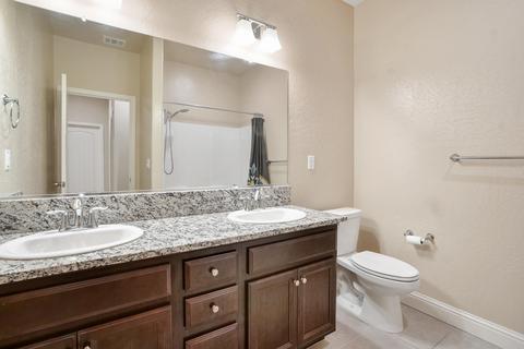 636 Strada St, Lemoore, CA 93245 photo 16