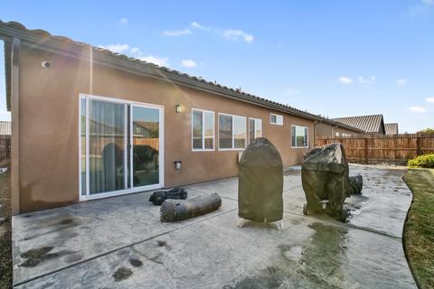 636 Strada St, Lemoore, CA 93245 photo 31