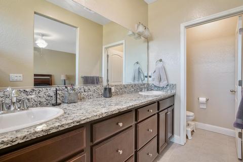 636 Strada St, Lemoore, CA 93245 photo 24