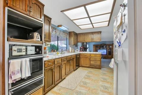 914 W Cherry Ave, Visalia, CA 93277 photo 11