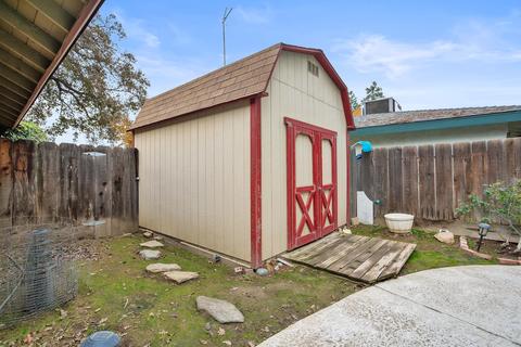 914 W Cherry Ave, Visalia, CA 93277 photo 38