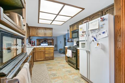 914 W Cherry Ave, Visalia, CA 93277 photo 10