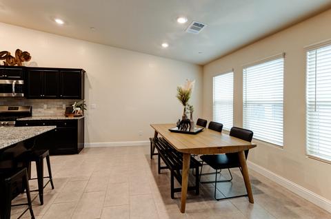 1854 Softwind Dr, Tulare, CA 93274 photo 4
