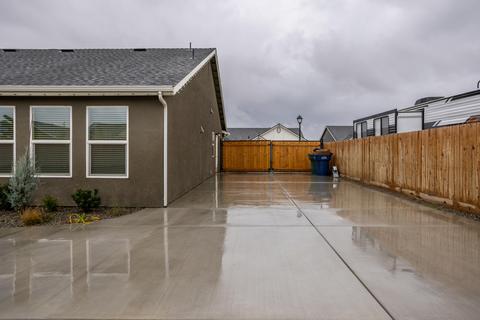 1854 Softwind Dr, Tulare, CA 93274 photo 26