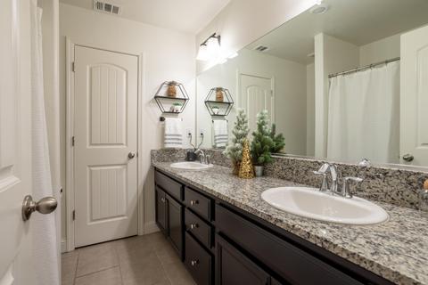 1854 Softwind Dr, Tulare, CA 93274 photo 12
