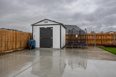 1854 Softwind Dr, Tulare, CA 93274 photo 29