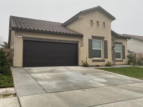 757 Strada St, Lemoore, CA 93245 photo 2