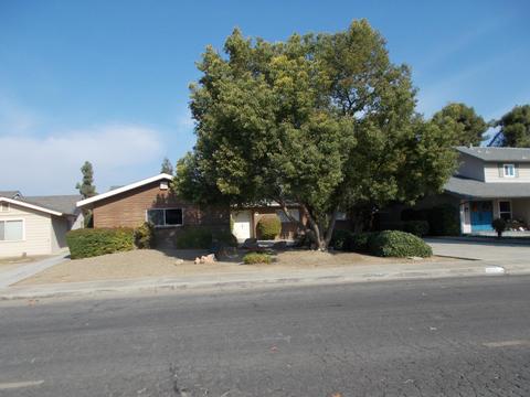 705 W Pine St, Exeter, CA 93221 photo 1