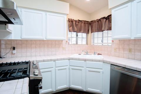 1439 E Ferguson Ct, Visalia, CA 93292 photo 7