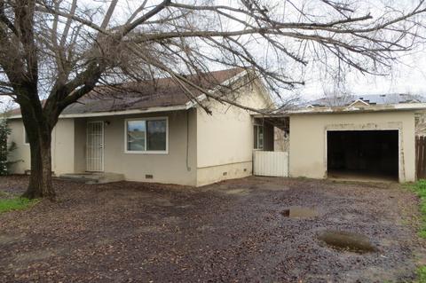 592 N Euclid Ave, Dinuba, CA 93618 photo 2