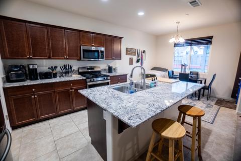 997 Heirloom Way, Lemoore, CA 93245 photo 10
