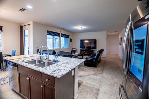 997 Heirloom Way, Lemoore, CA 93245 photo 9