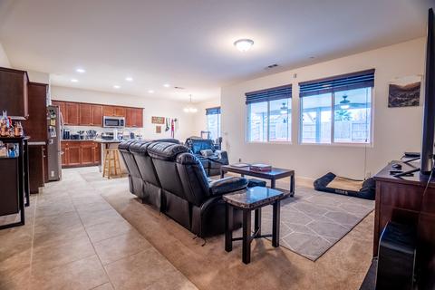 997 Heirloom Way, Lemoore, CA 93245 photo 7