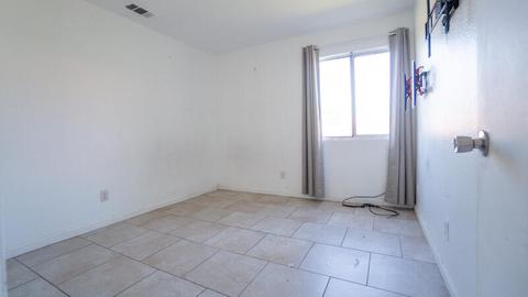 1402 Echo Ln, Hanford, CA 93230 photo 8