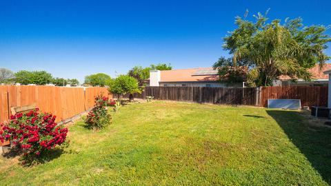 1402 Echo Ln, Hanford, CA 93230 photo 13