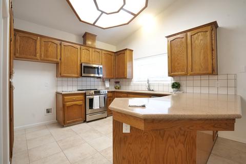 1812 Evergreen Ct, Visalia, CA 93292 photo 5