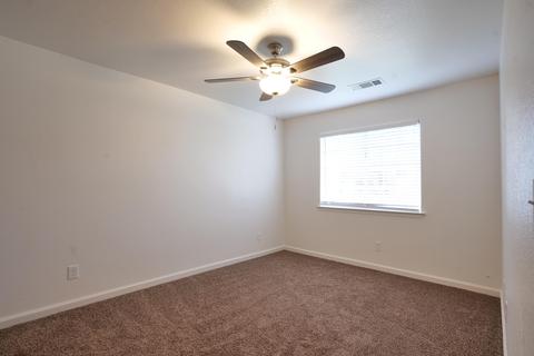 1812 Evergreen Ct, Visalia, CA 93292 photo 21