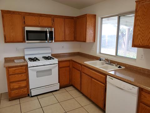 2010 Cedar Ave, Corcoran, CA 93212 photo 5