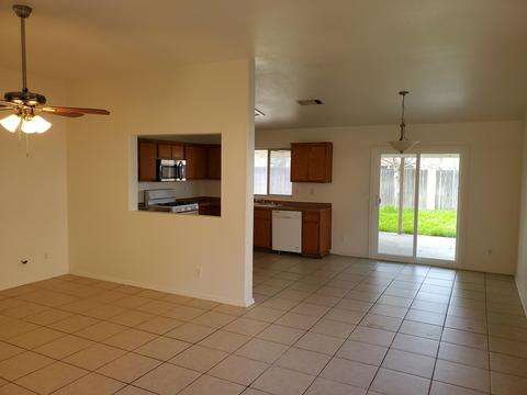 2010 Cedar Ave, Corcoran, CA 93212 photo 6