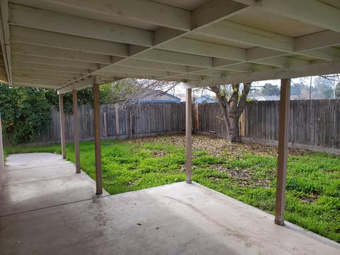 2010 Cedar Ave, Corcoran, CA 93212 photo 3