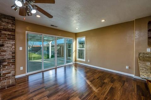 560 Lombardy Ln, Lemoore, CA 93245 photo 6