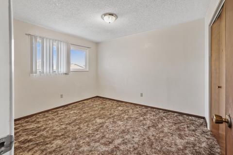 415 Kenwood Dr, Lemoore, CA 93245 photo 12