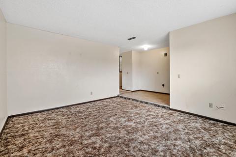 415 Kenwood Dr, Lemoore, CA 93245 photo 8