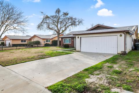 415 Kenwood Dr, Lemoore, CA 93245 photo 3