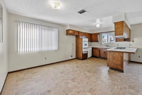 415 Kenwood Dr, Lemoore, CA 93245 photo 24