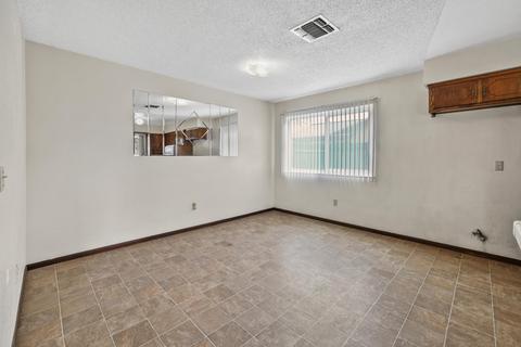 415 Kenwood Dr, Lemoore, CA 93245 photo 23