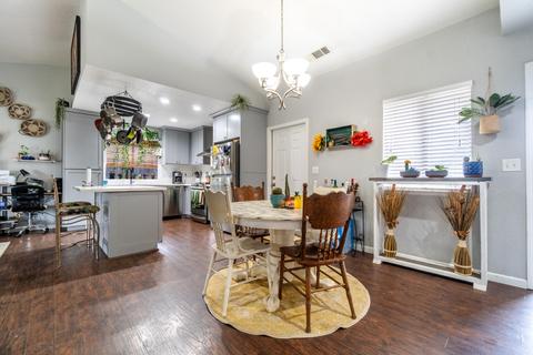 1374 E Cypress Ave, Tulare, CA 93274 photo 9