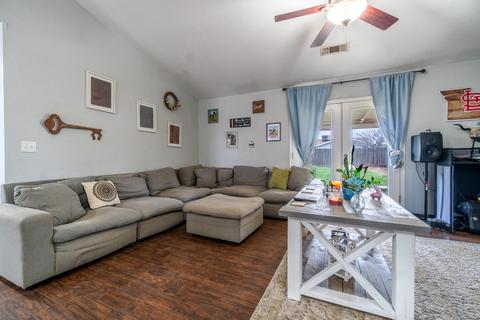 1374 E Cypress Ave, Tulare, CA 93274 photo 5