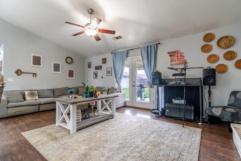 1374 E Cypress Ave, Tulare, CA 93274 photo 6
