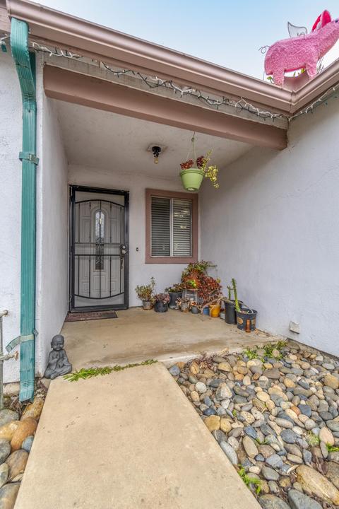 1374 E Cypress Ave, Tulare, CA 93274 photo 3
