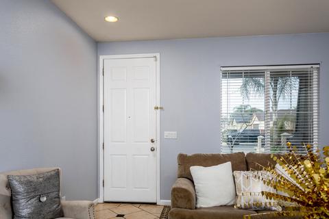 1348 Nutcracker Ave, Dinuba, CA 93618 photo 7
