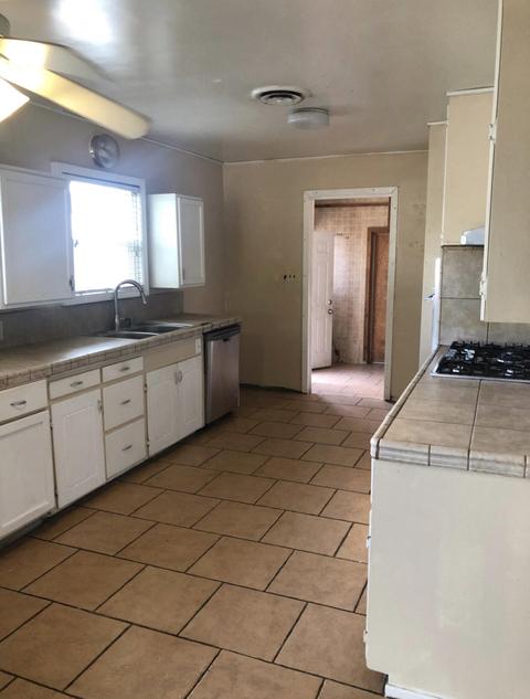 817 E Laurel Ave, Visalia, CA 93292 photo 18