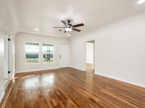 374 E Bush St, Lemoore, CA 93245 photo 7