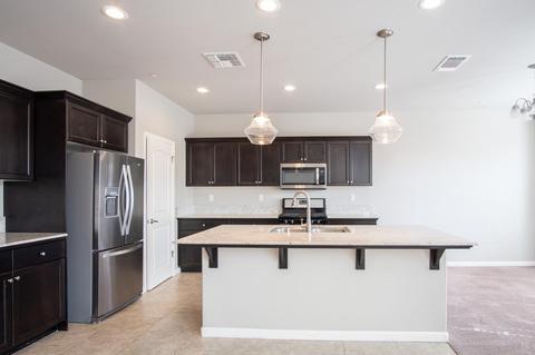 3273 Spring Sails Ave, Tulare, CA 93274 photo 6